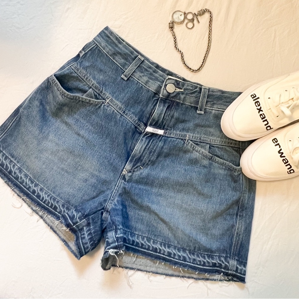 A BETTER BLUE Denim Shorts Women’s size 27 Made in Italy